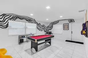 695 NE 160th St, Miami, FL 33162 - Photo 14