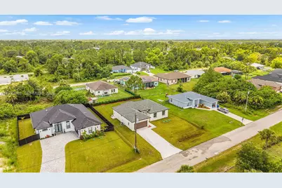 748 748 Chestnut St E, Lehigh Acres, FL 33974 - Photo 32