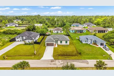 748 748 Chestnut St E, Lehigh Acres, FL 33974 - Photo 30
