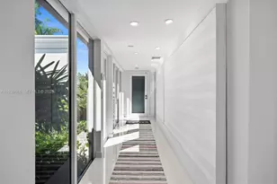 5055 N Bay Rd, Miami Beach, FL 33140 - Photo 12