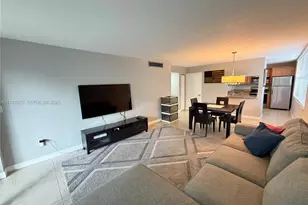 9491 Evergreen Pl, Davie, FL 33324 - Photo 6