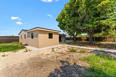 17211 NW 43rd Ave, Miami Gardens, FL 33055 - Photo 22