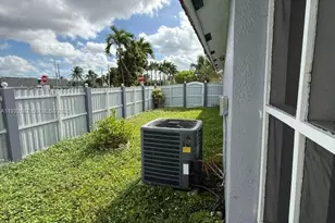 8701 NW 109th Terrace, Hialeah Gardens, FL 33018 - Photo 34