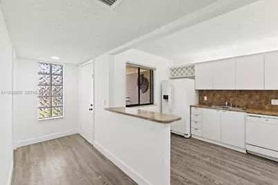 302 Lakeview Dr #203, Weston, FL 33326 - Photo 20