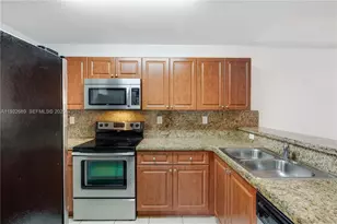 14355 SW 11th St, Pembroke Pines, FL 33027 - Photo 16