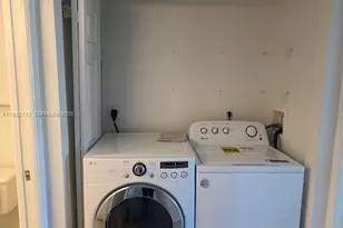 8060 N Nob Hill Rd, Tamarac, FL 33321 - Photo 14