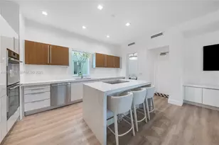 6109 W Laguna Dr W, Miami Beach, FL 33141 - Photo 16
