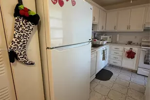 4270 NW 40th St, Lauderdale Lakes, FL 33319 - Photo 8