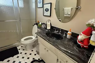 4270 NW 40th St, Lauderdale Lakes, FL 33319 - Photo 12