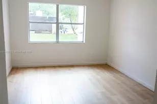 9601 Sunrise Lakes Blvd, Sunrise, FL 33322 - Photo 20