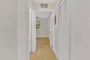 2185 NW 16th Terrace, Miami, FL 33125 - Photo 8