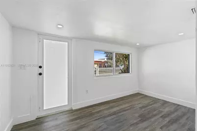 5658 SW 1st St, Miami, FL 33134 - Photo 12