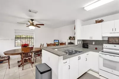 19110 NW 32nd Ave, Miami Gardens, FL 33056 - Photo 10