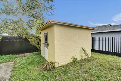 19110 NW 32nd Ave, Miami Gardens, FL 33056 - Photo 30