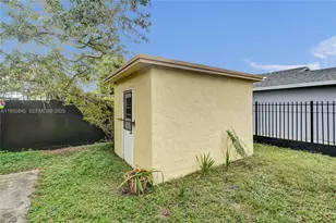 19110 NW 32nd Ave, Miami Gardens, FL 33056 - Photo 30