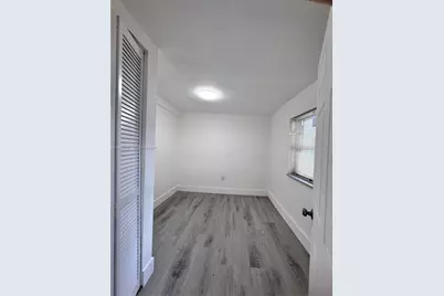 1040 Curtiss Dr, Opa-Locka, FL 33054 - Photo 12