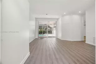 2611 Oakbrook Ln, Weston, FL 33332 - Photo 2