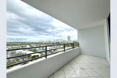 2500 Parkview Dr #1208, Hallandale Beach, FL 33009 - Photo 2