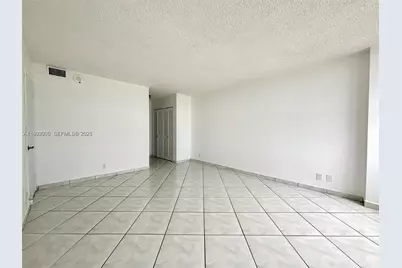 2500 Parkview Dr #1208, Hallandale Beach, FL 33009 - Photo 8