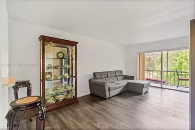 8400 Lagos De Campo Blvd #312, Tamarac, FL 33321 - Photo 10