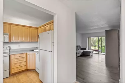 8400 Lagos De Campo Blvd #312, Tamarac, FL 33321 - Photo 16