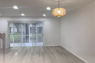 752 NW 208th Terrace, Pembroke Pines, FL 33029 - Photo 6