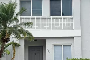 752 NW 208th Terrace, Pembroke Pines, FL 33029 - Photo 2