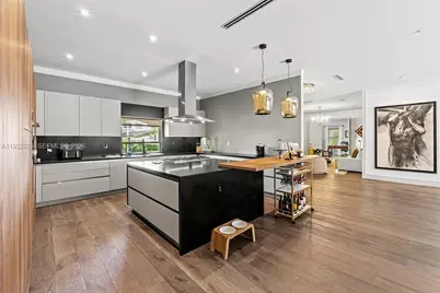 680 Buttonwood Ln, Miami, FL 33137 - Photo 24