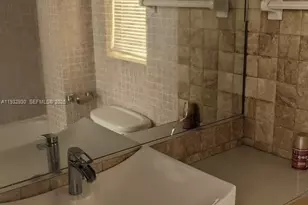 2822 Pine Tree Dr, Miami Beach, FL 33140 - Photo 4