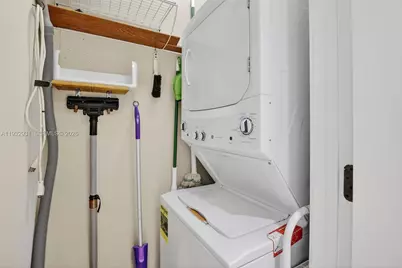 16100 Emerald Estates Dr #284, Weston, FL 33331 - Photo 14