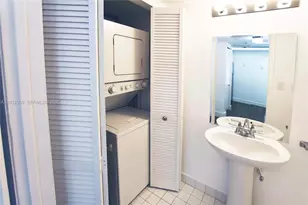 540 Brickell Key Dr, Miami, FL 33131 - Photo 8