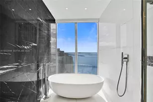 300 Biscayne Blvd Way, Miami, FL 33131 - Photo 12