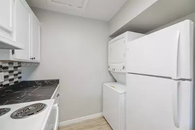 2570 W 67th Pl #21-2, Hialeah, FL 33016 - Photo 10