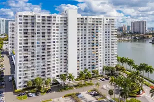 2801 NE 183rd St, Aventura, FL 33160 - Photo 2