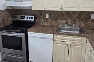 10820 SW 200th Dr, Cutler Bay, FL 33157 - Photo 2