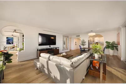 5401 Collins Ave #102, Miami Beach, FL 33140 - Photo 6