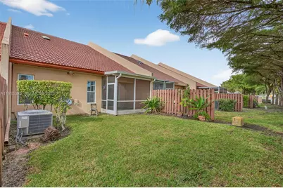 9764 Malvern Dr, Tamarac, FL 33321 - Photo 20