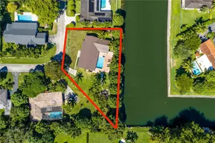 10945 SW 75th Ct, Pinecrest, FL 33156 - Photo 2