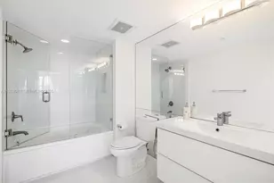 19501 W Country Club Dr, Aventura, FL 33180 - Photo 16