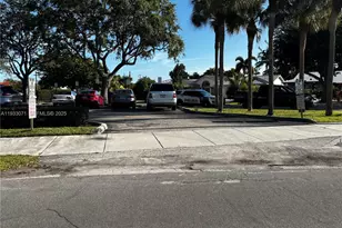 2500 NE 48th Ln, Fort Lauderdale, FL 33308 - Photo 16