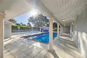 5685 SW 72nd Ave, Miami, FL 33143 - Photo 2