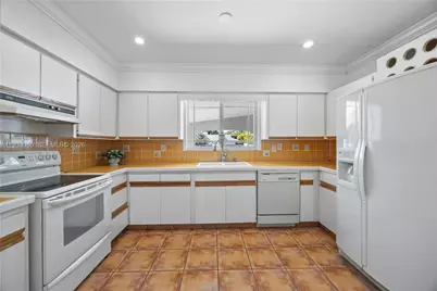 5685 SW 72nd Ave, Miami, FL 33143 - Photo 14