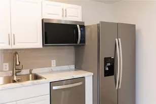 3625 N Country Club Dr, Aventura, FL 33180 - Photo 26