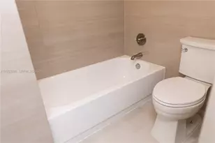 3625 N Country Club Dr, Aventura, FL 33180 - Photo 10