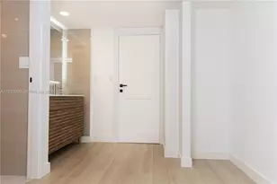 3625 N Country Club Dr, Aventura, FL 33180 - Photo 14