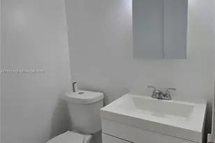 600 Parkview Dr, Hallandale Beach, FL 33009 - Photo 8