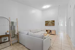 2731 SE 17th Ave, Homestead, FL 33035 - Photo 4