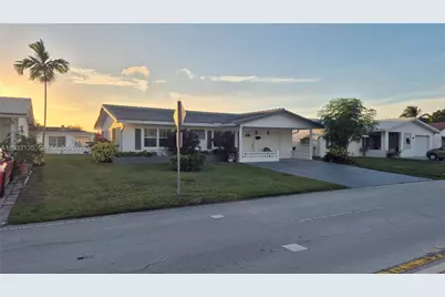 5715 NW 84th Ter, Tamarac, FL 33321 - Photo 4