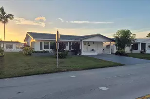 5715 NW 84th Terrace, Tamarac, FL 33321 - Photo 4