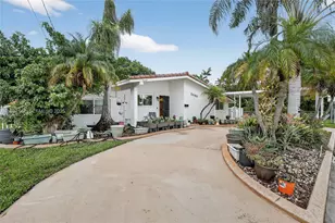 2500 NE 209th Terrace, Miami, FL 33180 - Photo 2